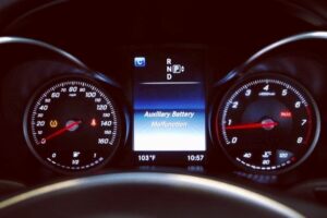 Auxiliary battery light
